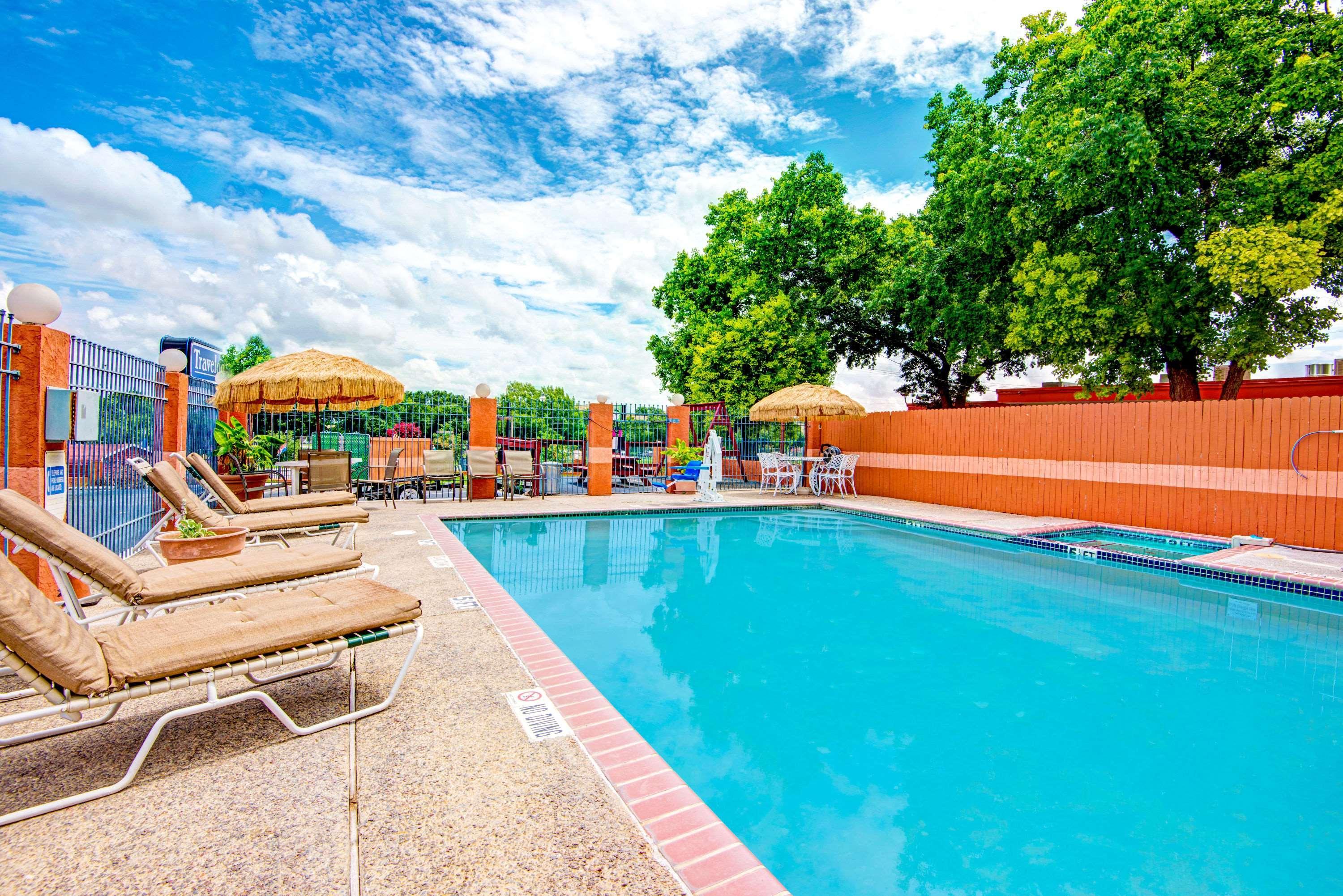 Econo Lodge Inn & Suites Near Lackland Afb San Antonio Exterior foto