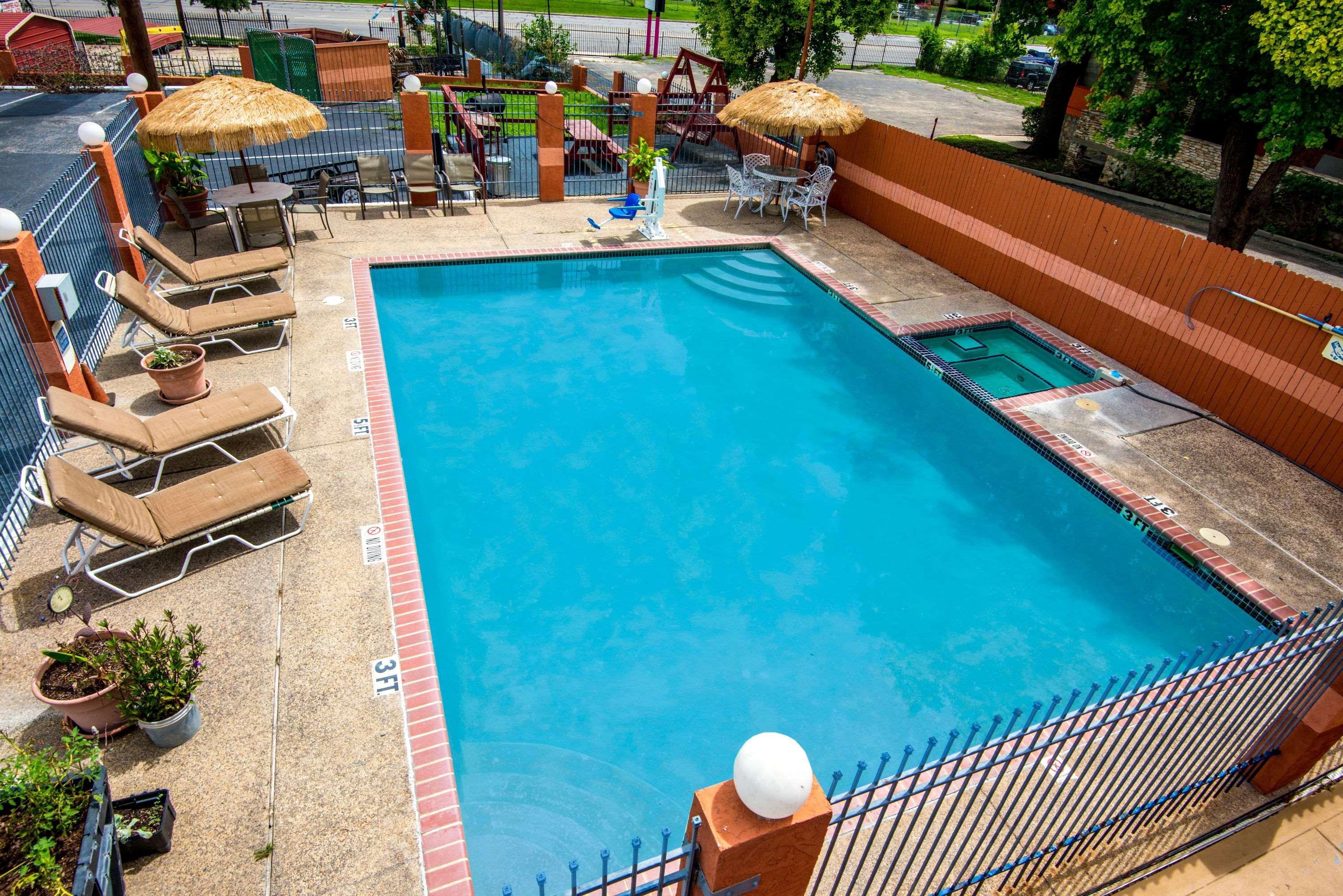 Econo Lodge Inn & Suites Near Lackland Afb San Antonio Exterior foto